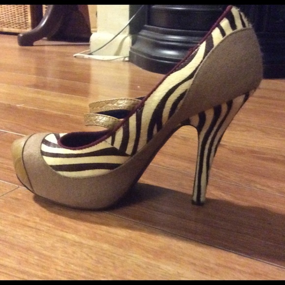 Women’s Bed Of Roses Funky Zebra High Heels Size 9 - Picture 2 of 6